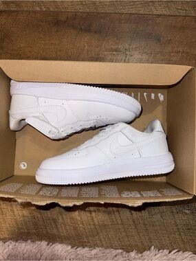 Nike Kids White Low-Top Sneakers